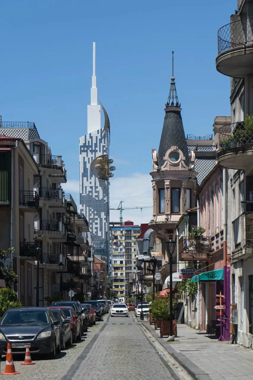 Старый город — кафе и ночная жизнь